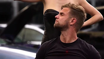 Леа, 27, французская MILF с большими сиськами и тату