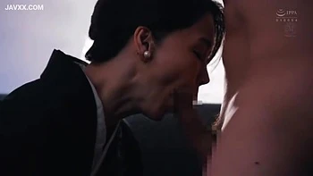 Chicas asiáticas folladas hasta el orgasmo