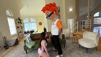 Blonde Lilibet Saunders fickt jede Stelle, vollgespritzt mit Sperma