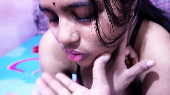 Indian 19 Year Old Girl Blowjob and Fucking with Big Clit Action - Robilier HD