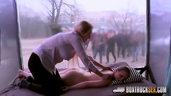 Леди Баг Анжела делает горячий массаж с трахом