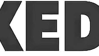 Kendra Heart fickt sich am Milking-Tisch mit Handjob und Sperma