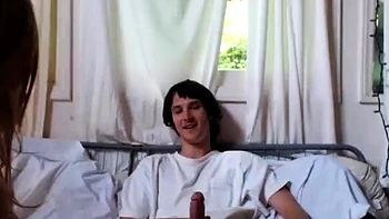 Kelly bekommt Hardcore-Sperma im Mund vor Webcam