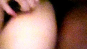 Petite pute blanche esclave d'un énorme BBC