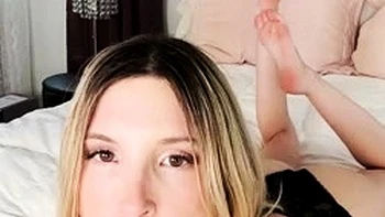 Piper Perri chupa o pau e leva na bunda