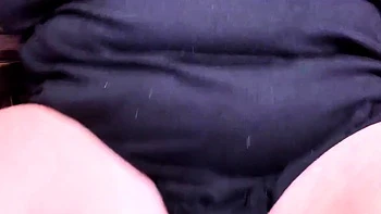 Masturbation solo crémeuse avec orgasme squirting