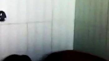 Adolescente do Sri Lanka dando boquete profundo POV