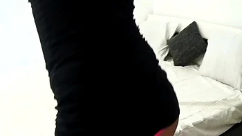 Пасынок жестко трахает мачеху в её трусики и сосёт член