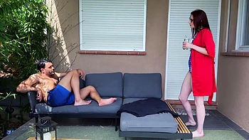 Tattooierte französische Cougar Alicia mit riesigen Titten