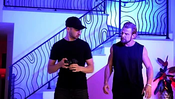 Ivy Ireland milf tarada em ménage com grandes paus