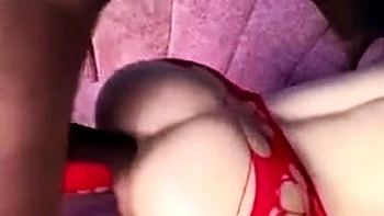 Ариана Слейвенс жестко трахнута сзади в чулках