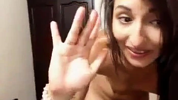 Милая пара трахает жестко: любительская наездница