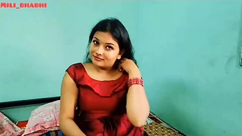 Desi MILF Bhabi enge Muschi Hindi Fick allein zu Hause