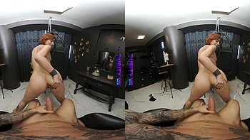 Ariane Kimiko acorda quente com boquete de fio dental