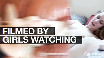 Пышногрудая азиатка доводит себя до множественных оргазмов