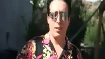 Развратная кугуар трахает другого парня за спиной мужа