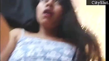 Masturbação amadora com buceta peluda