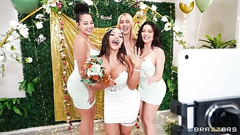 Savanah Storm opens her shaved pussy for a horny Brandy Salazar