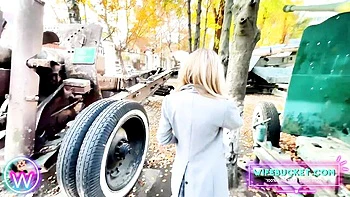 Esposa amateur con clítoris grande recibe creampie casero real