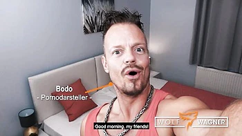 Tina Kay, die britische Brünette, wird hart gefickt