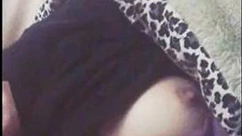 Amateur asiática madura se masturba sola