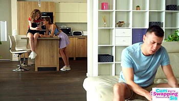 Freche Nata Ocean & Tiffany Tatum reiten Stiefbruders großen Schwanz