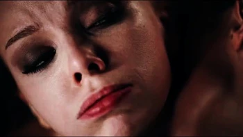 Лесби с Амирах, Эшби и Сатой лижут киски