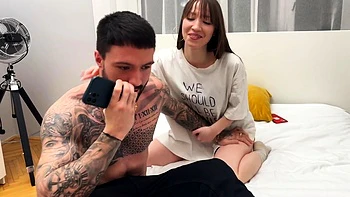 Eifersüchtiger Freund fickt Teenys kleine Fotze