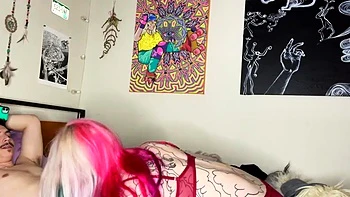 Kleiner Trap saugt dicken Schwanz ab