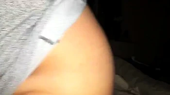 Mature aux gros seins chevauche et domine