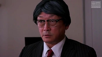 Corno assiste a esposa sendo fodida