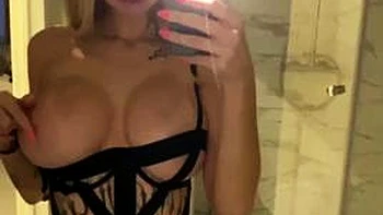 Tetas grandes folladas doggy y vaquera