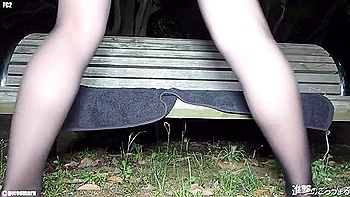 Азиатская подросток 18 лет с кончей внутрь на публике