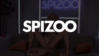Spizoo: gorge profonde et grosse bite enculée