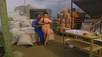 Пышная европейка трахается по-корейски