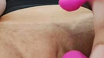 Grosse poitrine, babe se masturbe