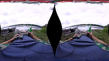 Русская любительница делает минет в позе наездницы VR