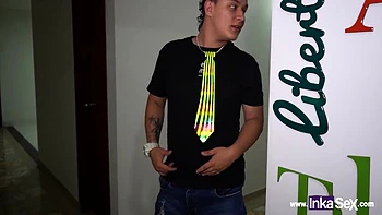 Je trompe mon mari avec son meilleur ami à la fête du Nouvel An