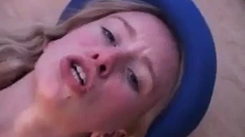 Blonde française suce la queue, doggy et cowgirl