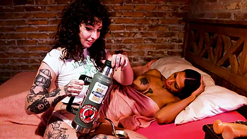 Morning Fuck with Hot MILF Rebekah Rose - Amateur Couple