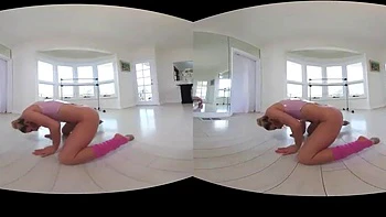 Abella Danger en cowgirl POV avec jouets et pipe