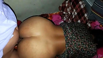 Kavita & Savita erstes hardcore indisches Doggy und Blowjob