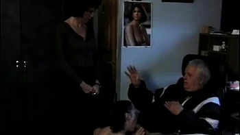 Hollywood-Mama im Dreier mit Ruby Tuesday & John T. Bone