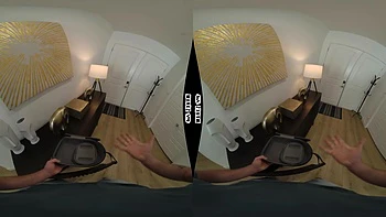 Brünette Stieftochter bereit für VR-Porno-Spaß