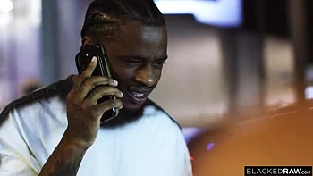 Rothaarige Stella Luxx lutscht und fickt großen schwarzen Schwanz