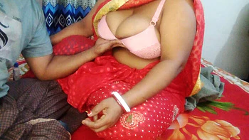 Desi Ehefrau hart gefickt mit Bangla-Sex und Cumshots