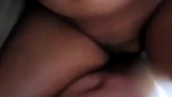 Blonde mit fettem Arsch wird doggy gefickt