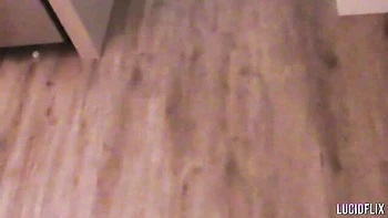 Schlanke Lana bekommt Blasen und Doggy von Seth