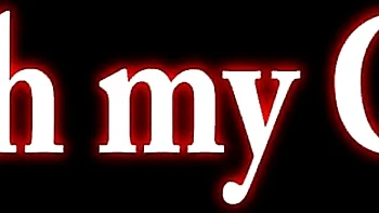 Болшая грудь Мэгги Грин дрочит с стеклянным дилдо на улице