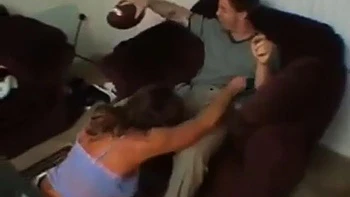 Милфа Шерил Десилва трахают в миссионерской и с минетом сзади